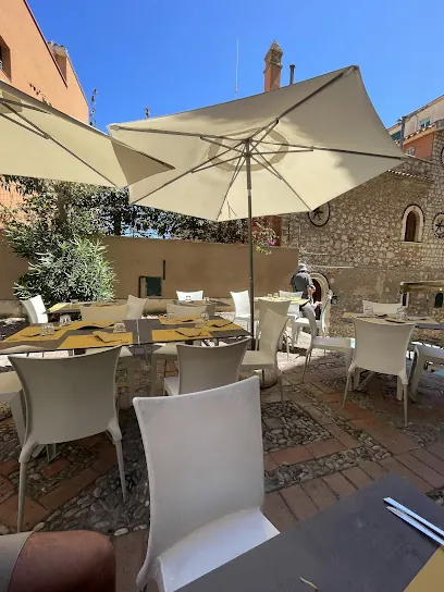 Pizzeria La Napoletana — Taormina
