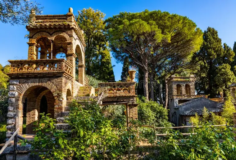 Public Gardens (Villa Comunale) — Taormina